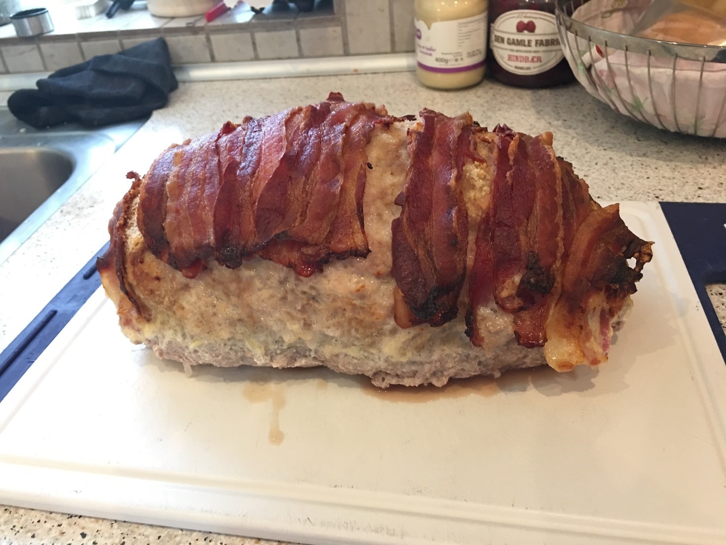 Forloren hare med ribs-flødesovs