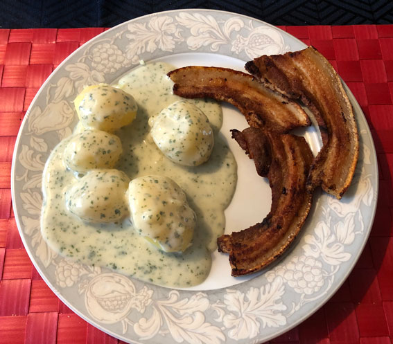 Stegt flæst med persillesovs